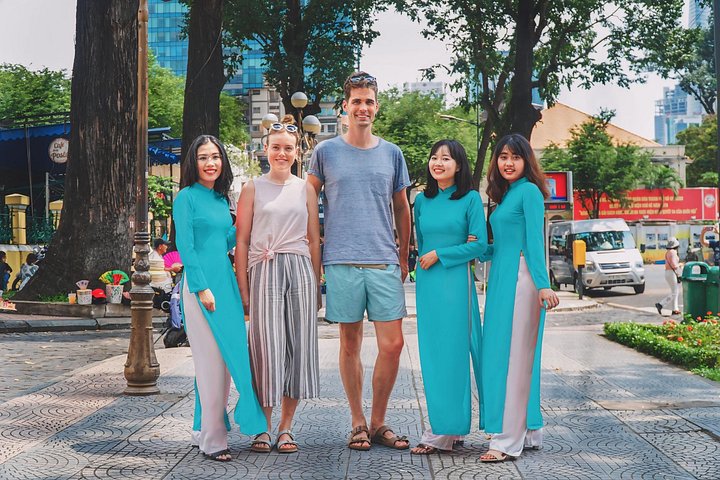 Tour de street food primé à Ho Chi Minh-Ville avec des chauffrices sur des scooters, photo 19 | wizardtrip
