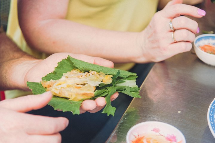 Tour de street food primé à Ho Chi Minh-Ville avec des chauffrices sur des scooters, photo 27 | wizardtrip