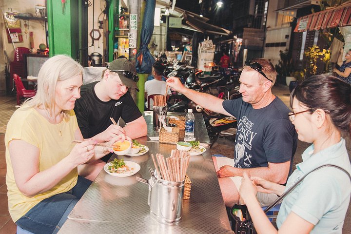 Tour de street food primé à Ho Chi Minh-Ville avec des chauffrices sur des scooters, photo 31 | wizardtrip