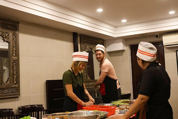 Lernen Sie in Phnom Penh traditionelle Khmer-Gerichte während einer Markttour und eines praktischen Kurses kennen, Foto 6 | wizardtrip