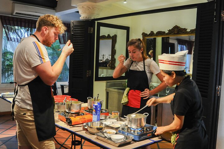 Lernen Sie in Phnom Penh traditionelle Khmer-Gerichte während einer Markttour und eines praktischen Kurses kennen, Foto 13 | wizardtrip