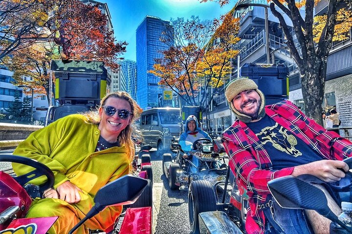 Tour en go-kart por distritos icónicos de Tokio como Shibuya Crossing, con karts personalizados y oportunidades fotográficas, foto 14 | wizardtrip