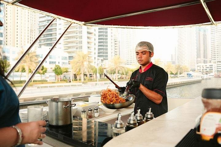 Enjoy a luxurious dinner cruise along Dubai Marina with live music and an open bar, photo 15 | wizardtrip