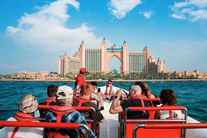 Experience a thrilling speedboat tour in Dubai, showcasing the Marina, Palm Jumeirah, and Burj Al Arab, photo 6 | wizardtrip