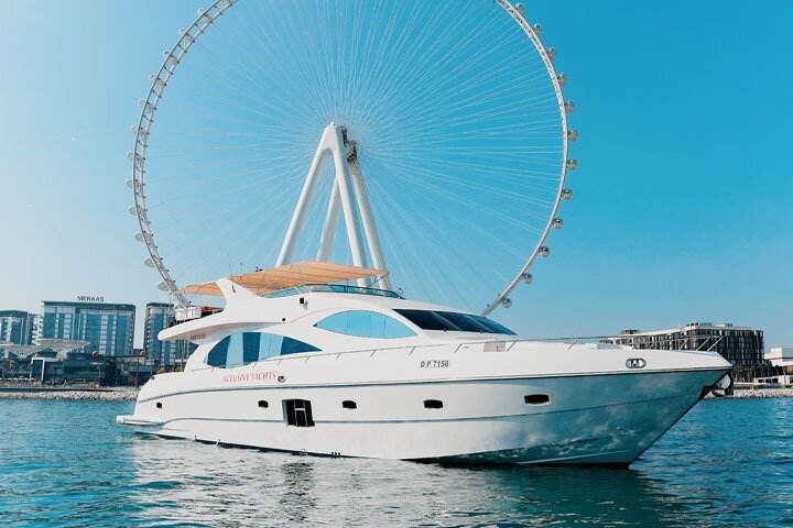 Dubai Marina Yacht Tour: Ain Wheel, JBR & Harbour in 1 Hour | wizardtrip