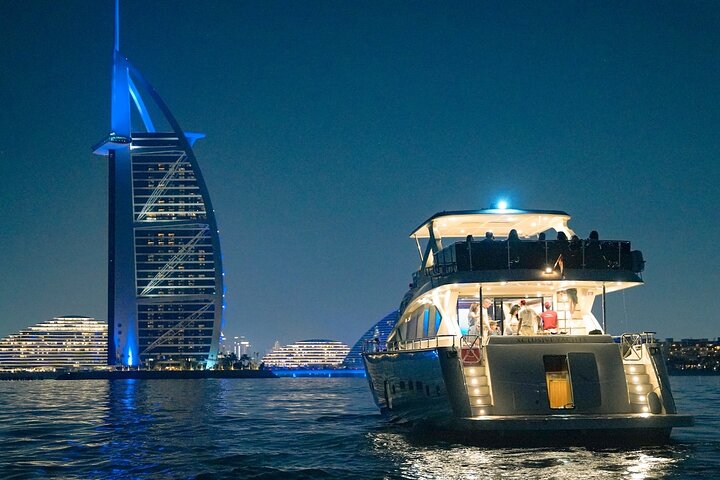 Dubai Harbor: Luxury Yacht Tour with BBQ Options | wizardtrip