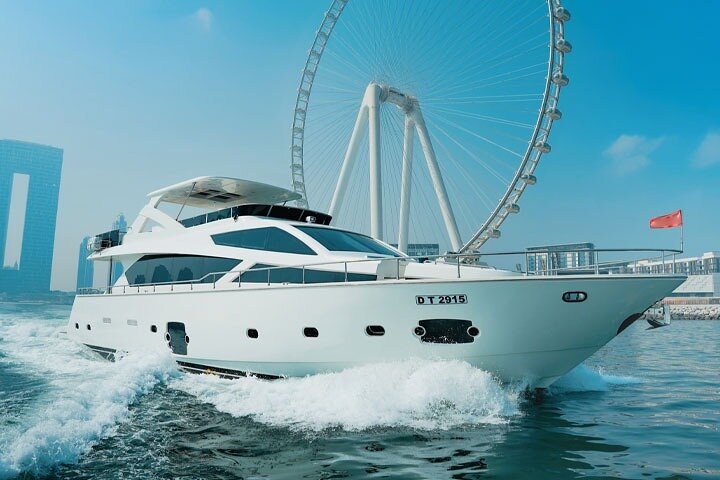 Luxe jachtcruise in Dubai Marina, langs iconische bezienswaardigheden zoals de Burj Al Arab, foto 17 | wizardtrip