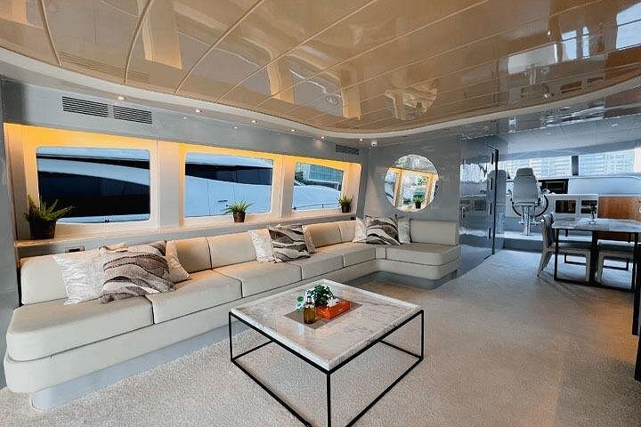 Luxe jachtcruise in Dubai Marina, langs iconische bezienswaardigheden zoals de Burj Al Arab, foto 21 | wizardtrip