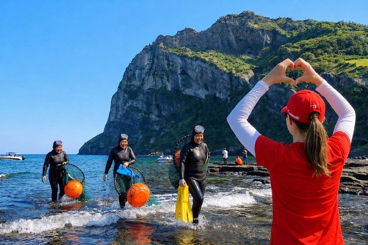 Explorez la côte Est de Jeju : sites UNESCO, plongeuses Haenyeo, cratères volcaniques et tubes de lave, photo 9 | wizardtrip