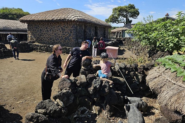 Explorez la côte Est de Jeju : sites UNESCO, plongeuses Haenyeo, cratères volcaniques et tubes de lave, photo 16 | wizardtrip