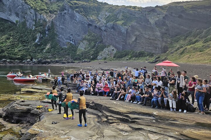 Explorez la côte Est de Jeju : sites UNESCO, plongeuses Haenyeo, cratères volcaniques et tubes de lave, photo 20 | wizardtrip