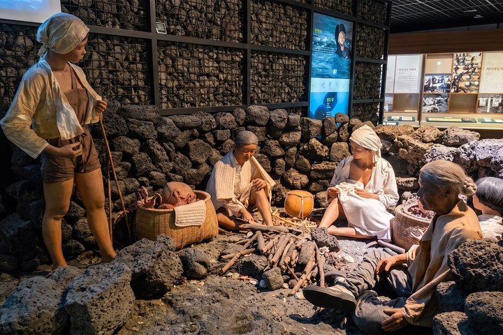 Explorez la côte Est de Jeju : sites UNESCO, plongeuses Haenyeo, cratères volcaniques et tubes de lave, photo 37 | wizardtrip