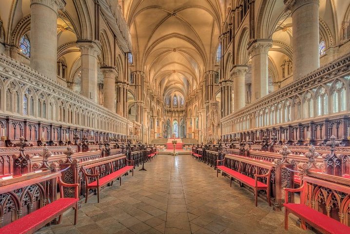 Day tour from London to the White Cliffs of Dover and Canterbury Cathedral, showcasing coastal views and historic architecture, photo 8 | wizardtrip