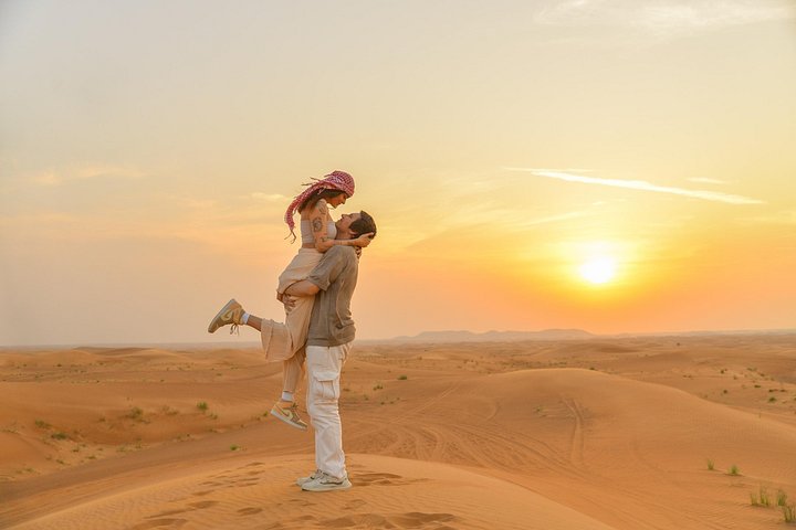 Private dune buggy and sandboarding adventure in the Dubai desert, photo 8 | wizardtrip