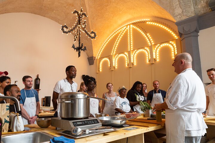 Lær at lave frisk pasta og nyd ubegrænset vin i et historisk middelaldertårn i Firenze, foto 14 | wizardtrip