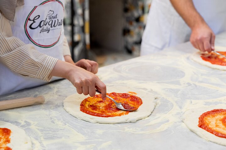 Pizza and Tiramisu Making Class in Rome | wizardtrip