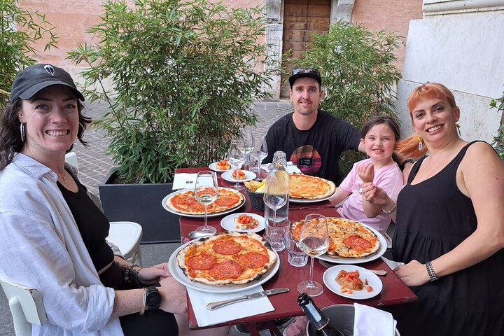 Impara a preparare pizza e tiramisù a Roma con uno chef professionista, foto 12 | wizardtrip