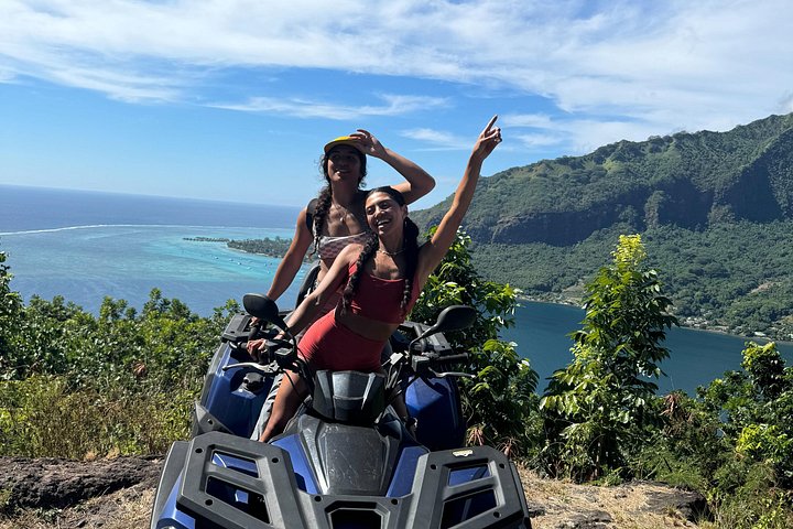 Passeio de ATV em Moorea, explorando campos de ananás, baías e montanhas, foto 9 | wizardtrip