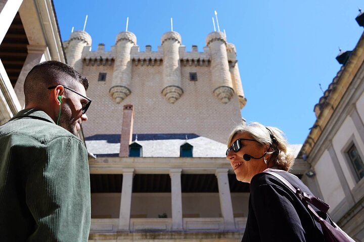 Udforsk Segovias historiske vartegn, herunder det romerske akvædukt, Alcázar og katedralen, på en dagstur fra Madrid, foto 12 | wizardtrip