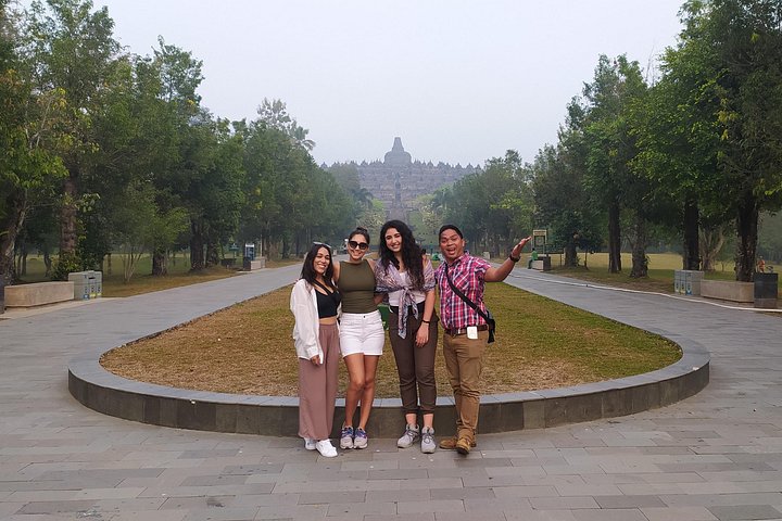 Full-day tour of Borobudur sunrise, Merapi Volcano, and Prambanan temples in Yogyakarta, Indonesia, photo 6 | wizardtrip