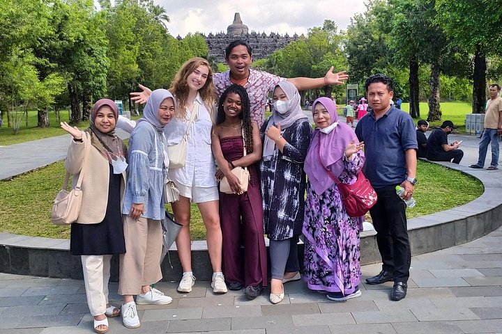 Full-day tour of Borobudur sunrise, Merapi Volcano, and Prambanan temples in Yogyakarta, Indonesia, photo 27 | wizardtrip