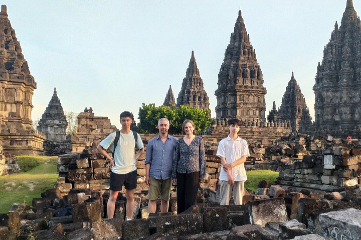 Full-day tour of Borobudur sunrise, Merapi Volcano, and Prambanan temples in Yogyakarta, Indonesia, photo 28 | wizardtrip