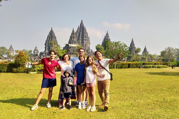 Full-day tour of Borobudur sunrise, Merapi Volcano, and Prambanan temples in Yogyakarta, Indonesia, photo 29 | wizardtrip