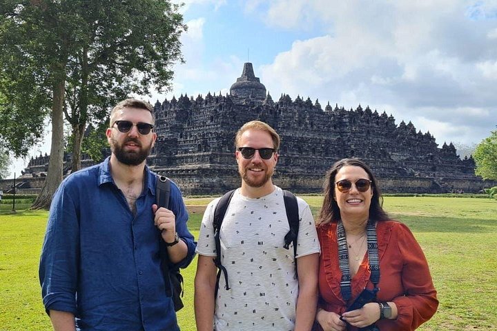 Full-day tour of Borobudur sunrise, Merapi Volcano, and Prambanan temples in Yogyakarta, Indonesia, photo 44 | wizardtrip