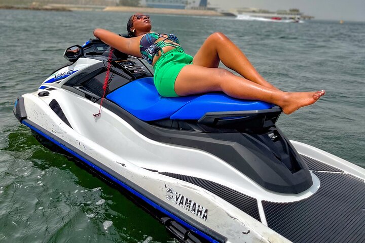 Njut av en spännande 30-minuters jetski-tur i Dubai, med fantastisk utsikt över Burj Al Arab, foto 7 | wizardtrip