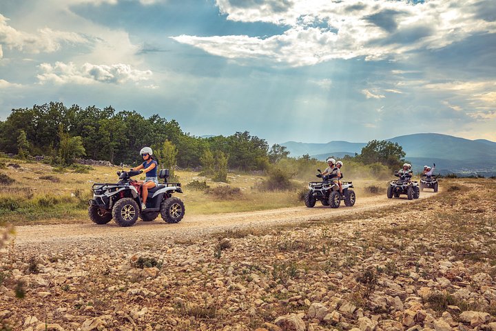 Erleben Sie ein aufregendes ATV Quad Safari Abenteuer durch die malerischen Landschaften von Split, Kroatien, Foto 15 | wizardtrip