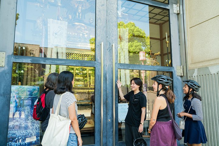 Udforsk Tokyos livlige gader og ikoniske vartegn på en elcykeltur, foto 14 | wizardtrip