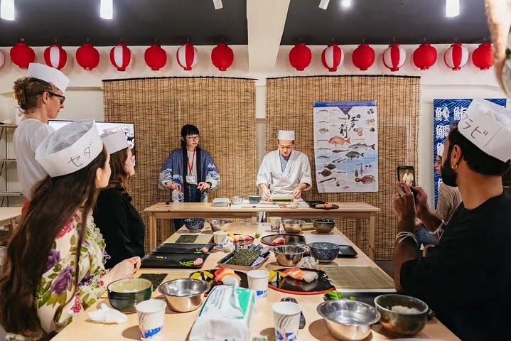 Visite du marché aux poissons de Tsukiji à Tokyo et cours de cuisine sushi avec chef pro | wizardtrip