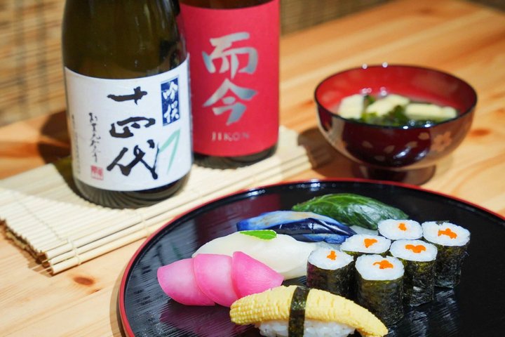 Experience Tokyo's Tsukiji Fish Market and a sushi-making class with a professional chef, photo 10 | wizardtrip