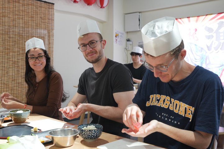 Experience Tokyo's Tsukiji Fish Market and a sushi-making class with a professional chef, photo 28 | wizardtrip
