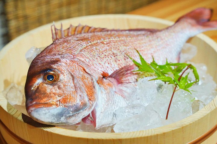 Experience Tokyo's Tsukiji Fish Market and a sushi-making class with a professional chef, photo 32 | wizardtrip
