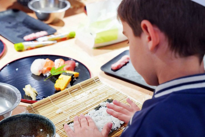 Experience Tokyo's Tsukiji Fish Market and a sushi-making class with a professional chef, photo 34 | wizardtrip