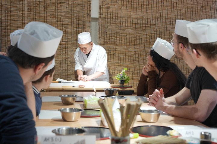 Experience Tokyo's Tsukiji Fish Market and a sushi-making class with a professional chef, photo 37 | wizardtrip