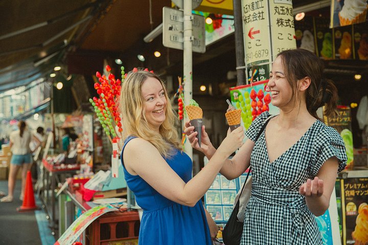 Un tour gastronómico guiado por el bullicioso Mercado de Pescado de Tsukiji en Tokio, degustando delicias locales, foto 27 | wizardtrip