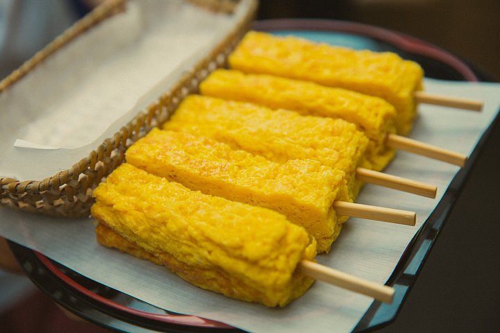 Un tour gastronómico guiado por el bullicioso Mercado de Pescado de Tsukiji en Tokio, degustando delicias locales, foto 33 | wizardtrip