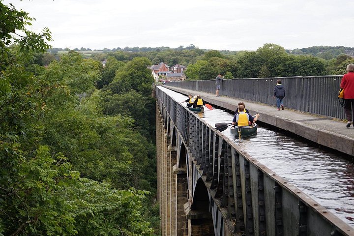 Kano tur eventyr på Pontcysyllte-akvædukten i Wales, UNESCO verdensarvssted, foto 2 | wizardtrip