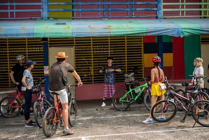 Utforsk Bangkoks skjulte gater og nyt lokal mat på en guidet sykkeltur, foto 8 | wizardtrip