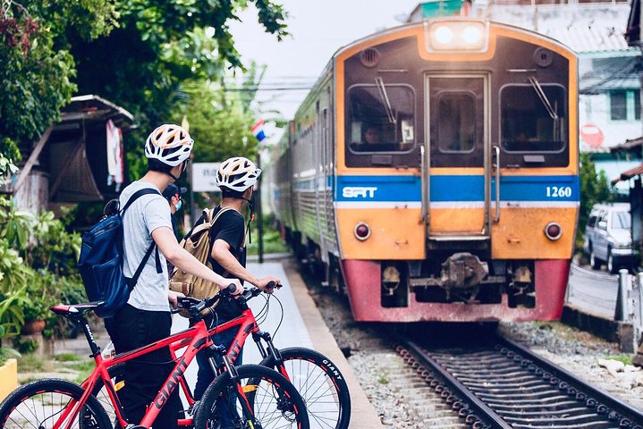 Utforsk Bangkoks skjulte gater og nyt lokal mat på en guidet sykkeltur, foto 17 | wizardtrip