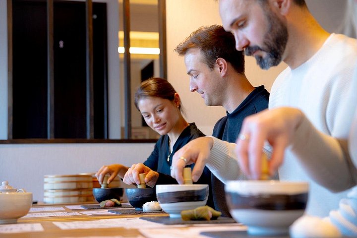 Learn to make traditional matcha tea and enjoy Japanese sweets in Osaka, photo 7 | wizardtrip