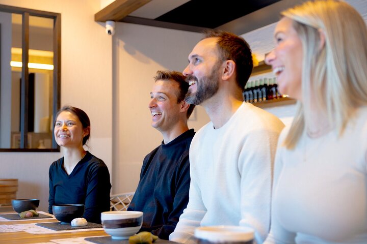 Learn to make traditional matcha tea and enjoy Japanese sweets in Osaka, photo 12 | wizardtrip
