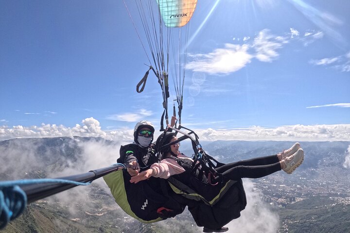 Experience thrilling paragliding flights over the scenic landscapes of Medellín, Colombia, photo 19 | wizardtrip