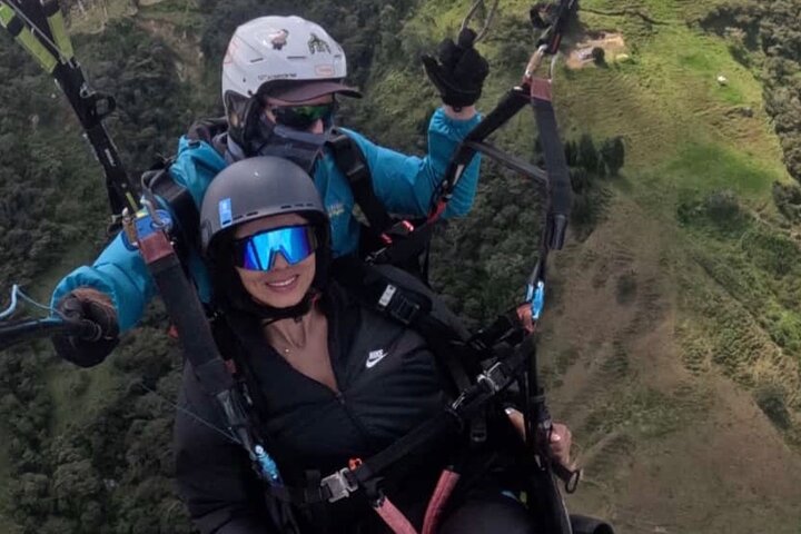 Experience thrilling paragliding flights over the scenic landscapes of Medellín, Colombia, photo 21 | wizardtrip