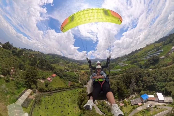 Experience thrilling paragliding flights over the scenic landscapes of Medellín, Colombia, photo 47 | wizardtrip
