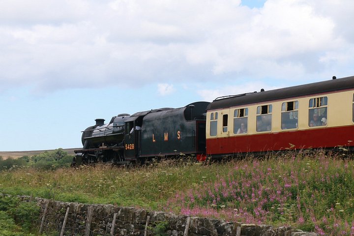 Naturskønne udsigter over North York Moors, Whitby Abbey og North Yorkshire Moors Railway, foto 9 | wizardtrip