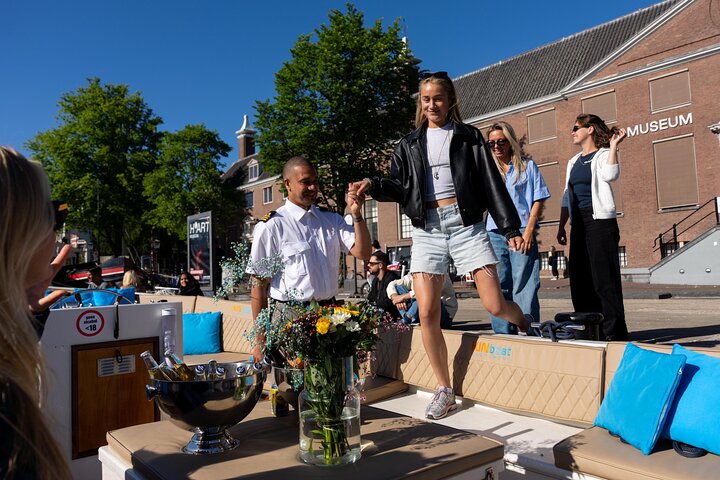 Amsterdams kanalkryssning i öppen båt med stadens landmärken, foto 6 | wizardtrip