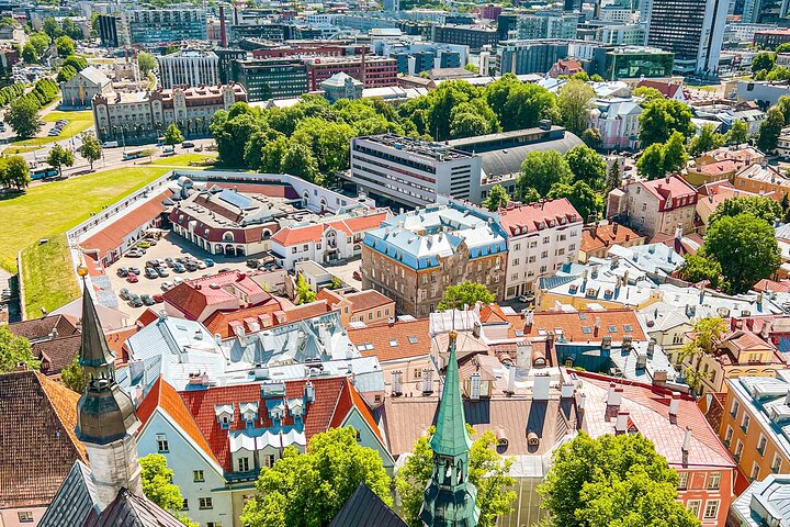 Excursión de un día de Helsinki a Tallin con tour guiado por el casco antiguo medieval y pintoresco viaje en ferry, foto 7 | wizardtrip